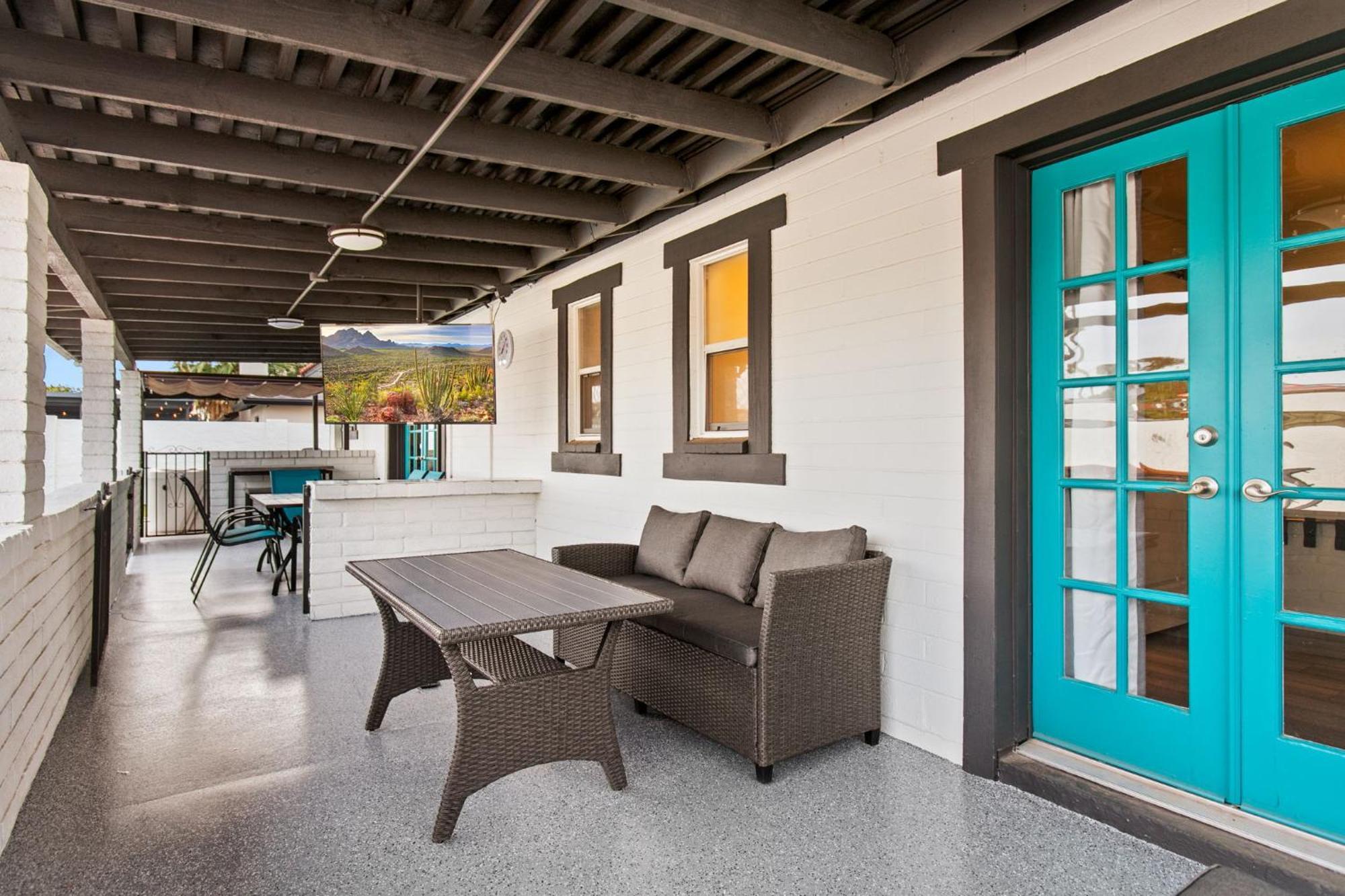 Old Town Oasis Wheated Pool, Hot Tub, & Fire Pit *