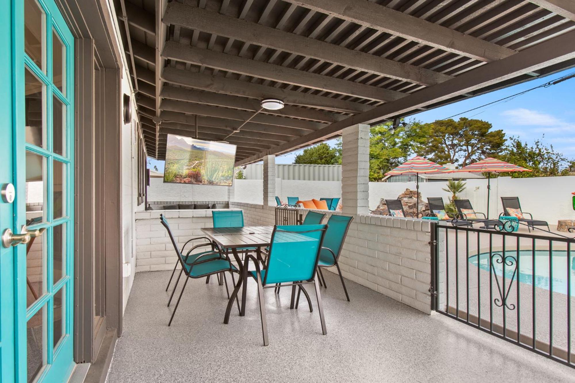Old Town Oasis Wheated Pool, Hot Tub, & Fire Pit Casa de férias *