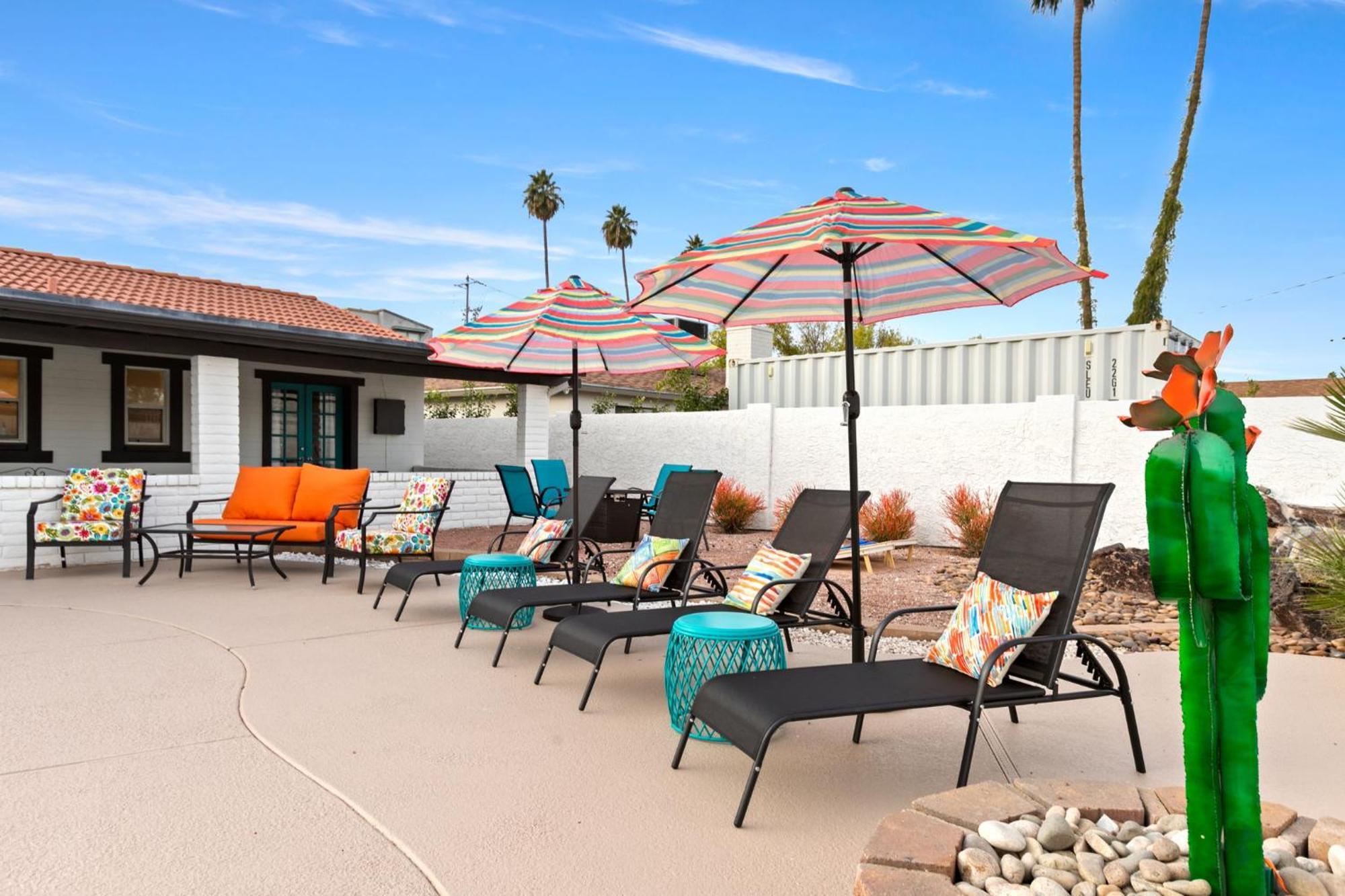 Casa de férias Old Town Oasis Wheated Pool, Hot Tub, & Fire Pit *